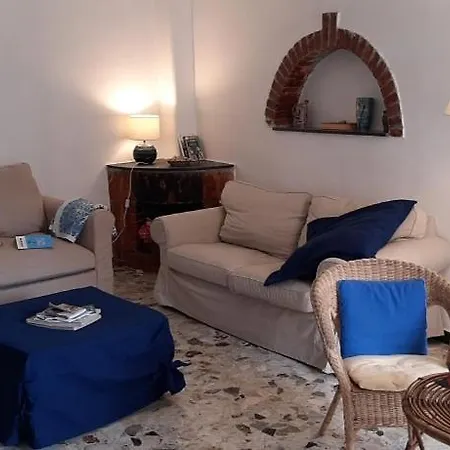 Joivy Spacious 2 Bedroom Apt With Terrace At The Heart Of The