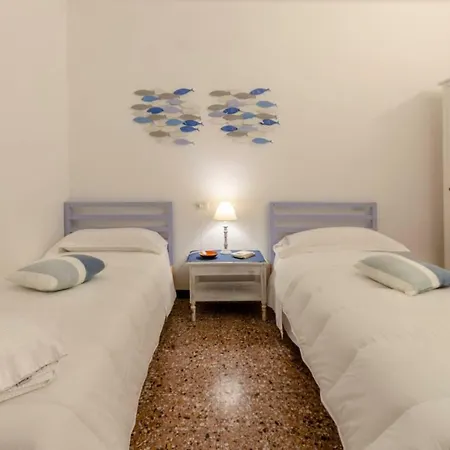 Joivy Spacious 2 Bedroom Apt With Terrace At The Heart Of The