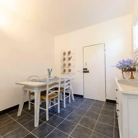 Joivy Spacious 2 Bedroom Apt With Terrace At The Heart Of The Apartment Vernazza