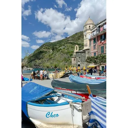 Apartment Joivy Spacious 2 Bedroom Apt With Terrace At The Heart Of The Vernazza