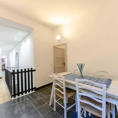 Joivy Spacious 2 Bedroom Apt With Terrace At The Heart Of The Apartment