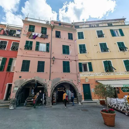 Apartment Joivy Spacious 2 Bedroom Apt With Terrace At The Heart Of The Vernazza