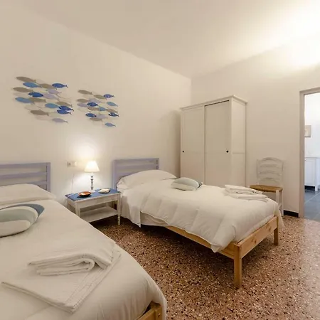 Joivy Spacious 2 Bedroom Apt With Terrace At The Heart Of The *