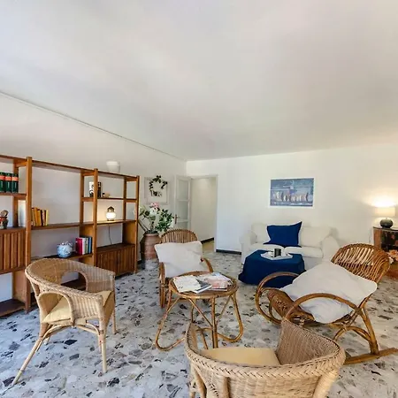 Joivy Spacious 2 Bedroom Apt With Terrace At The Heart Of The Apartment Vernazza