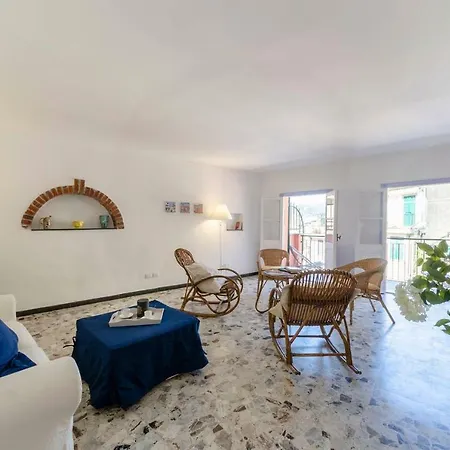 Joivy Spacious 2 Bedroom Apt With Terrace At The Heart Of The
