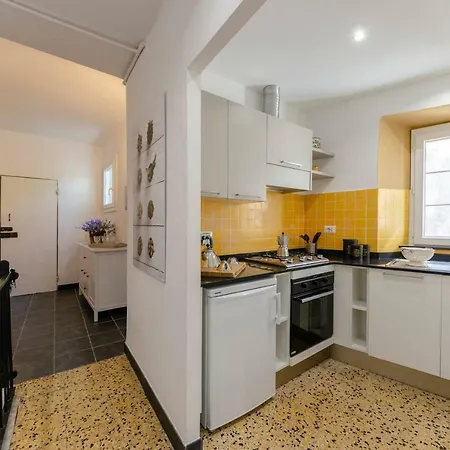Joivy Spacious 2 Bedroom Apt With Terrace At The Heart Of The Apartment Vernazza